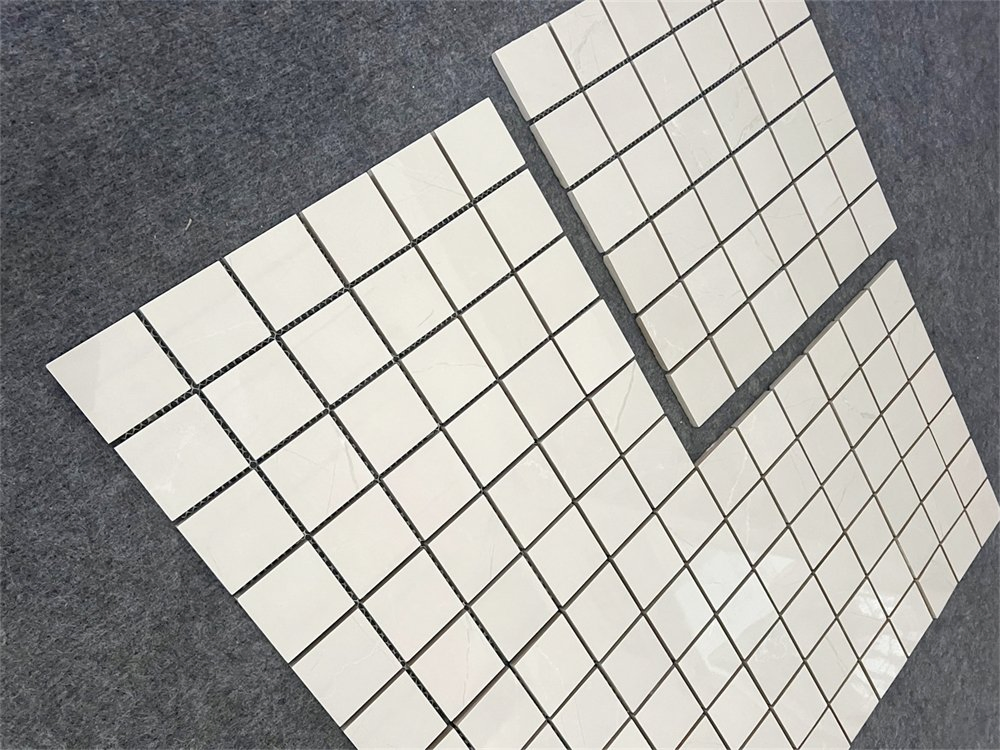 Мозаичная плитка под серый мрамор для улицы