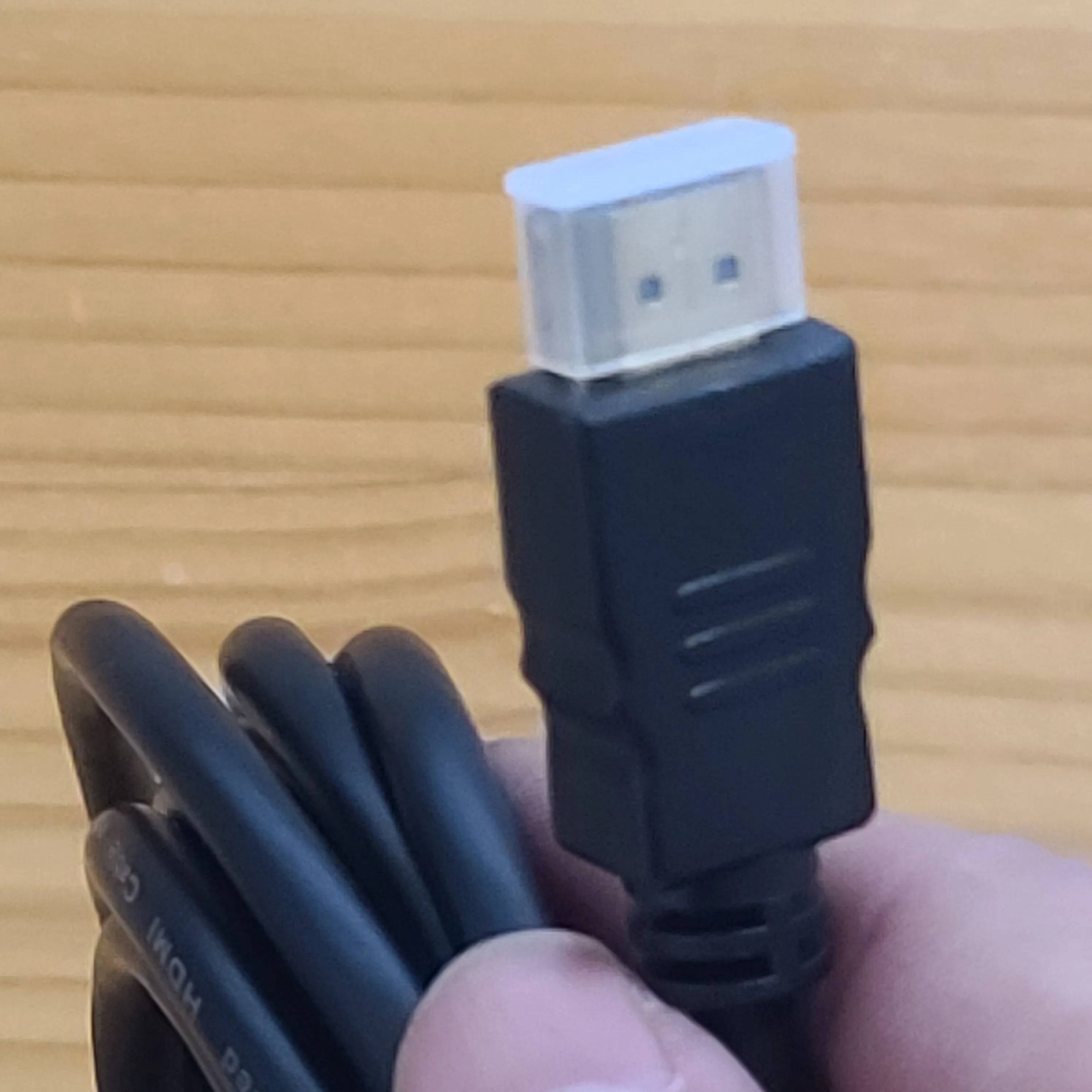 Кабель HDMI/DVI-RCA для подключения видео