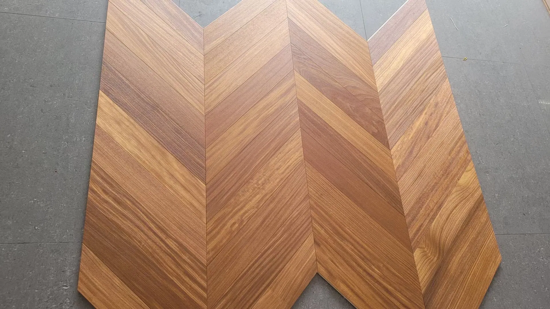 Инженерная паркетная доска Шеврон 15мм, водостойкая