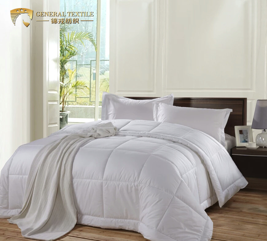 Hotel Collection Winter Thick White Microfiber Quilt