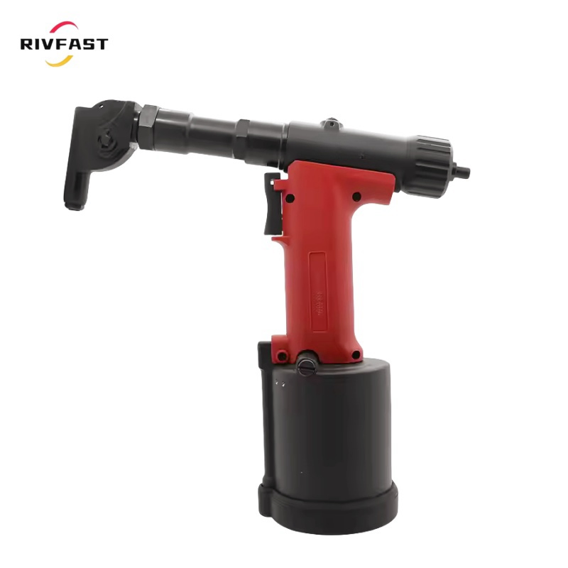 Пневмогидравлическая заклепочная машина с локтем