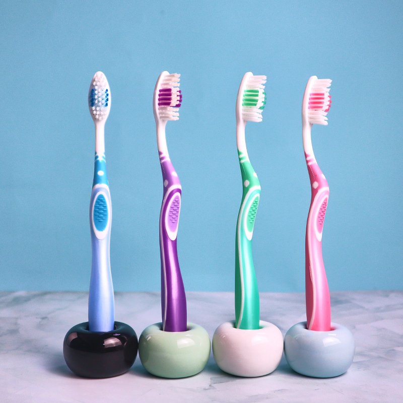 High Quality Teeth Care Wavy Nylon Bristles Anti-Slip Handle Toothbrush