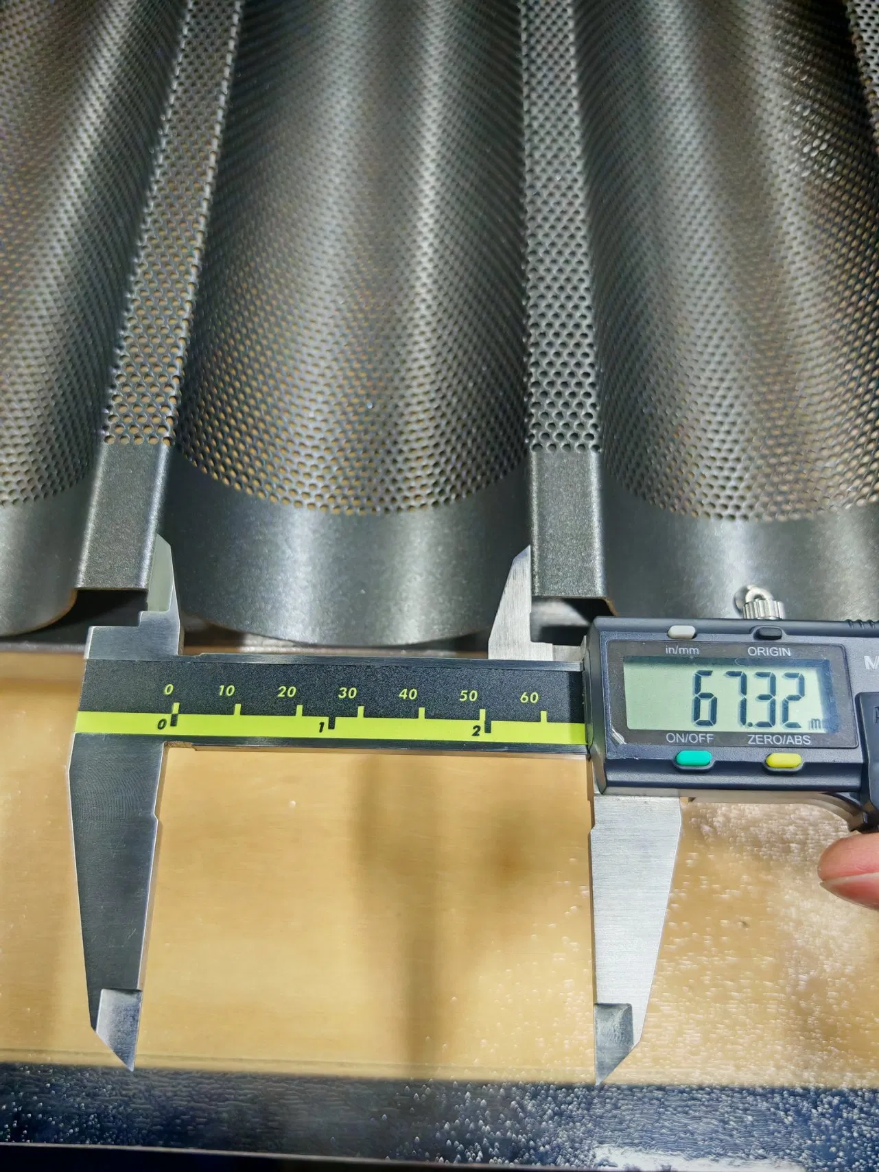 Custom Nonstick Perforated French Bread Baguette Tray Aluminum Alloy Bakery Tools 8/10/20 Grooves French Loaf Baking Pan