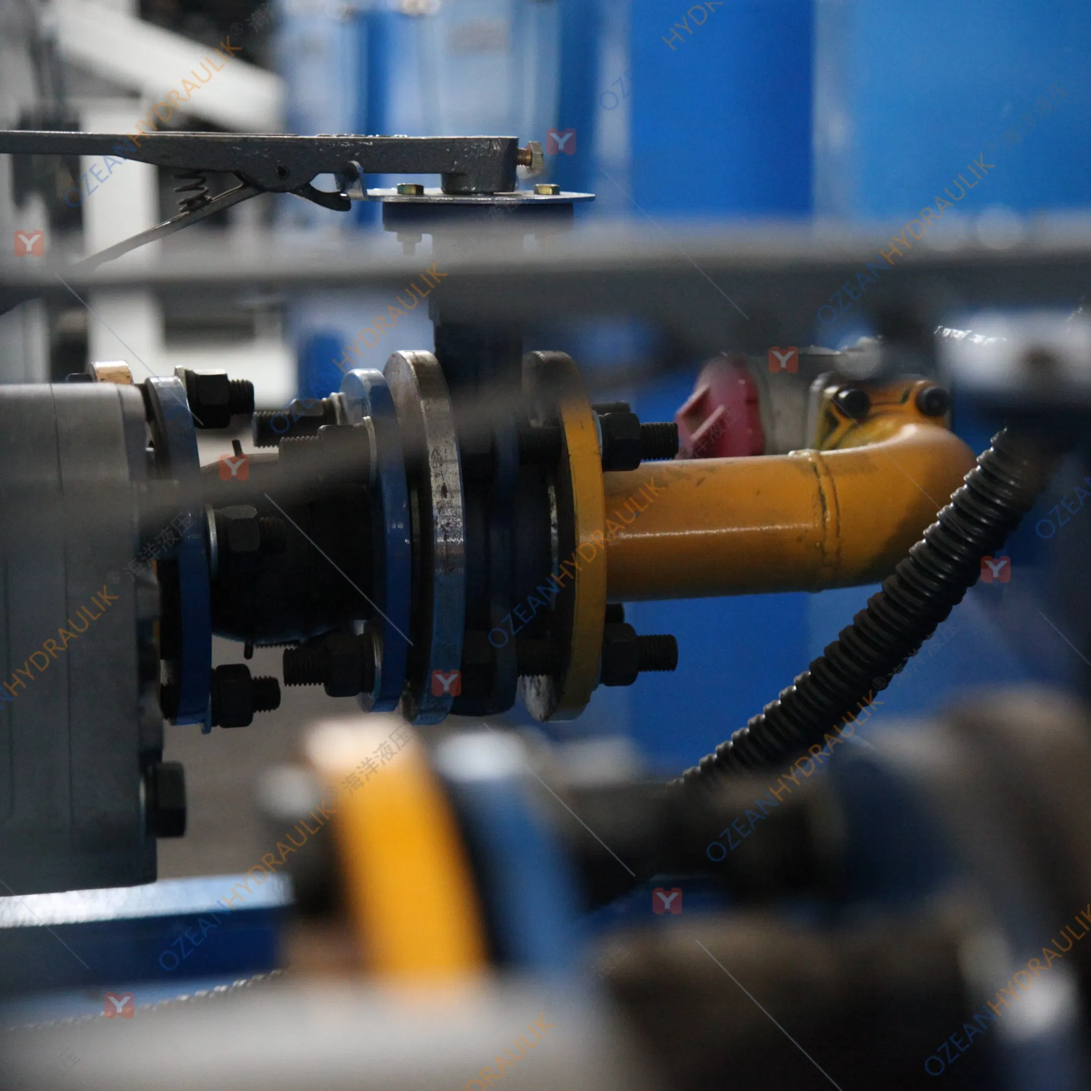 Гидравлическая система с водно-гликолевым приводом и дистанционным управлением