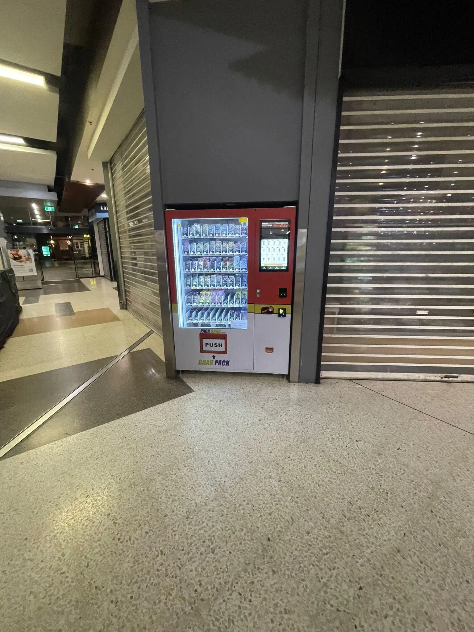 Focusvend Offer Custom Made Pokemon Vending Machine for Trading Card Cartoon Card