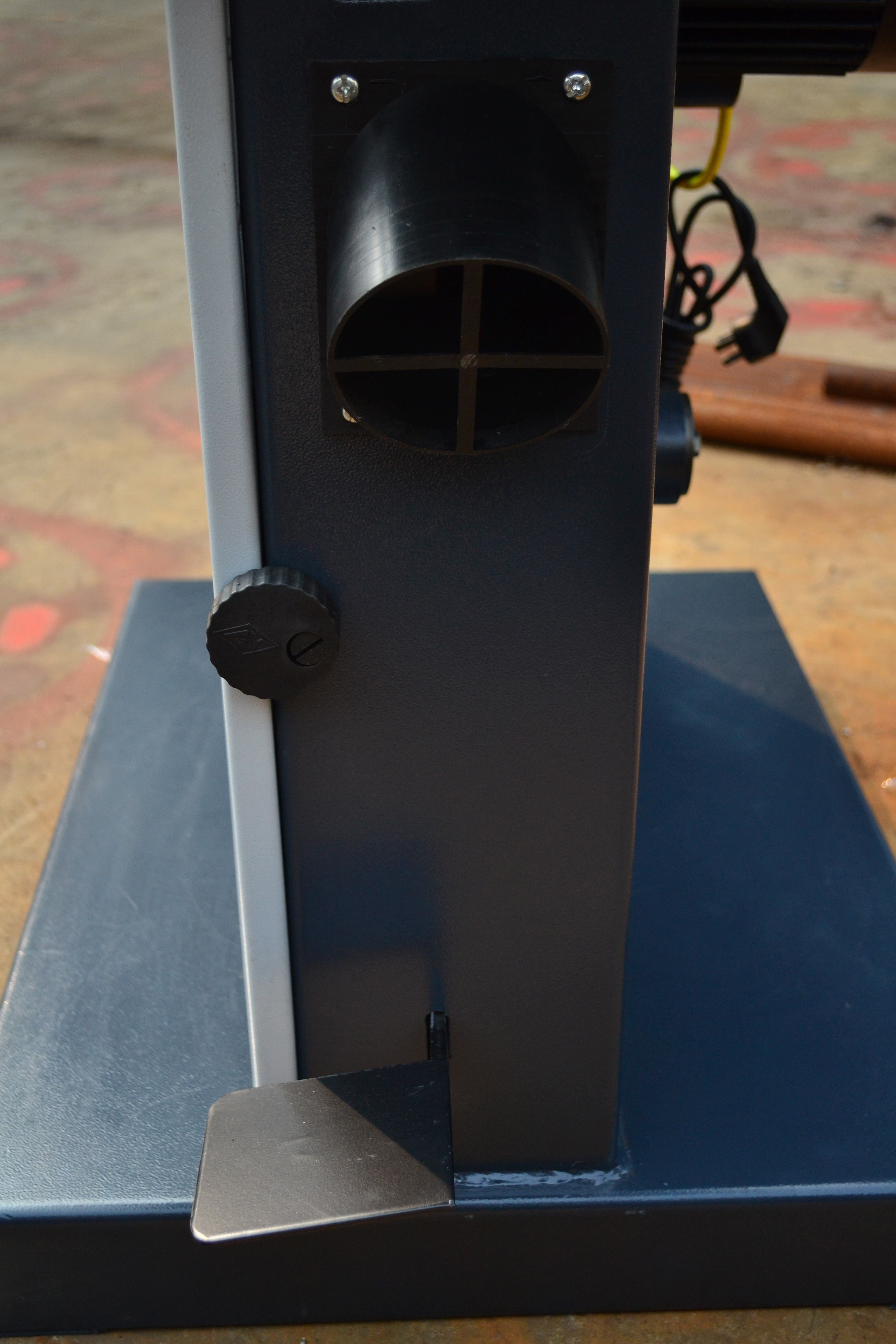 Станок ленточнопильный вертикальный по дереву 61 см