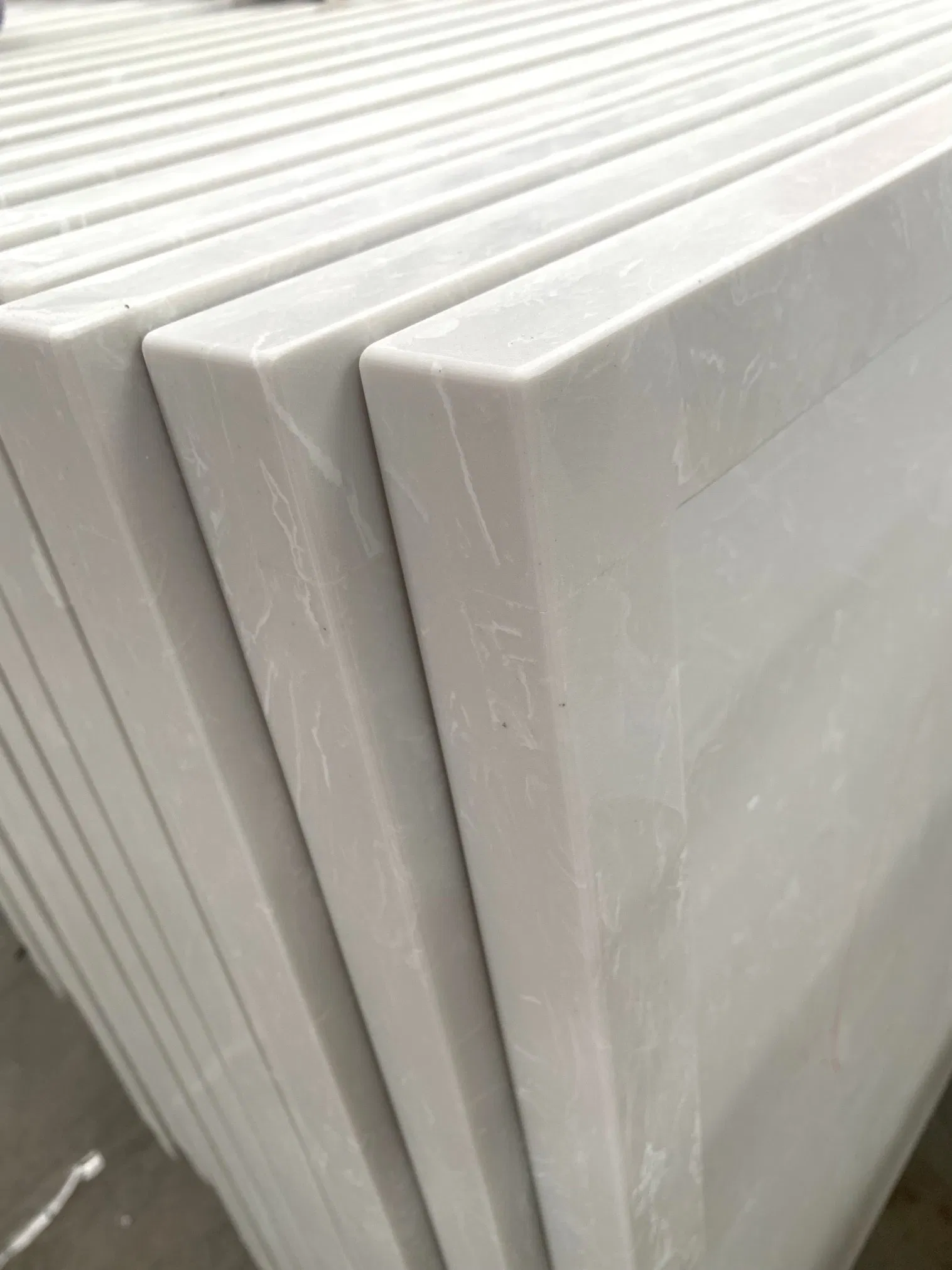 Quartz Stone Slabs China Engineered White Calacatta Artificial Quartz Stone Countertop for Kitchen