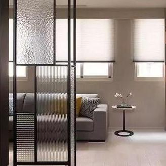 Magnetic Paint Compatible Patterned Glass for Whiteboard Walls in Offices and Schools