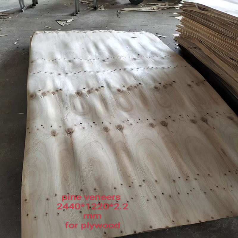 4* 8 OEM Rotary Cutting 2520 * 1270 * 2.2mm Grade Cc Pine Veneer for Plywood