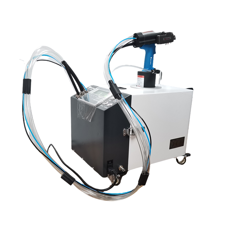 Пневматическая заклепочная машина с системой подачи PLC