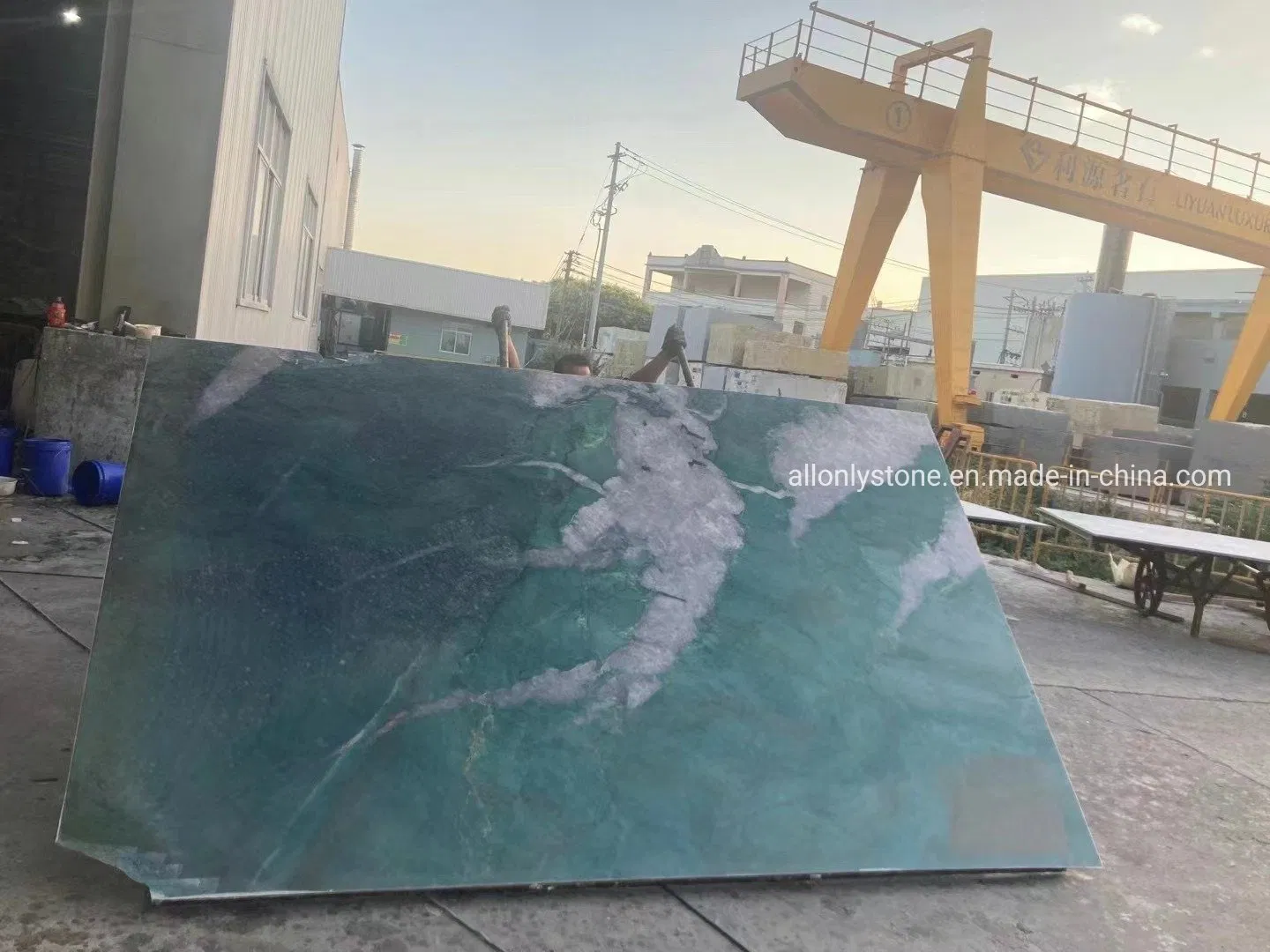 Brazil Granite Slab Crystal Green Granite Stone Price for Stair Step and Wall