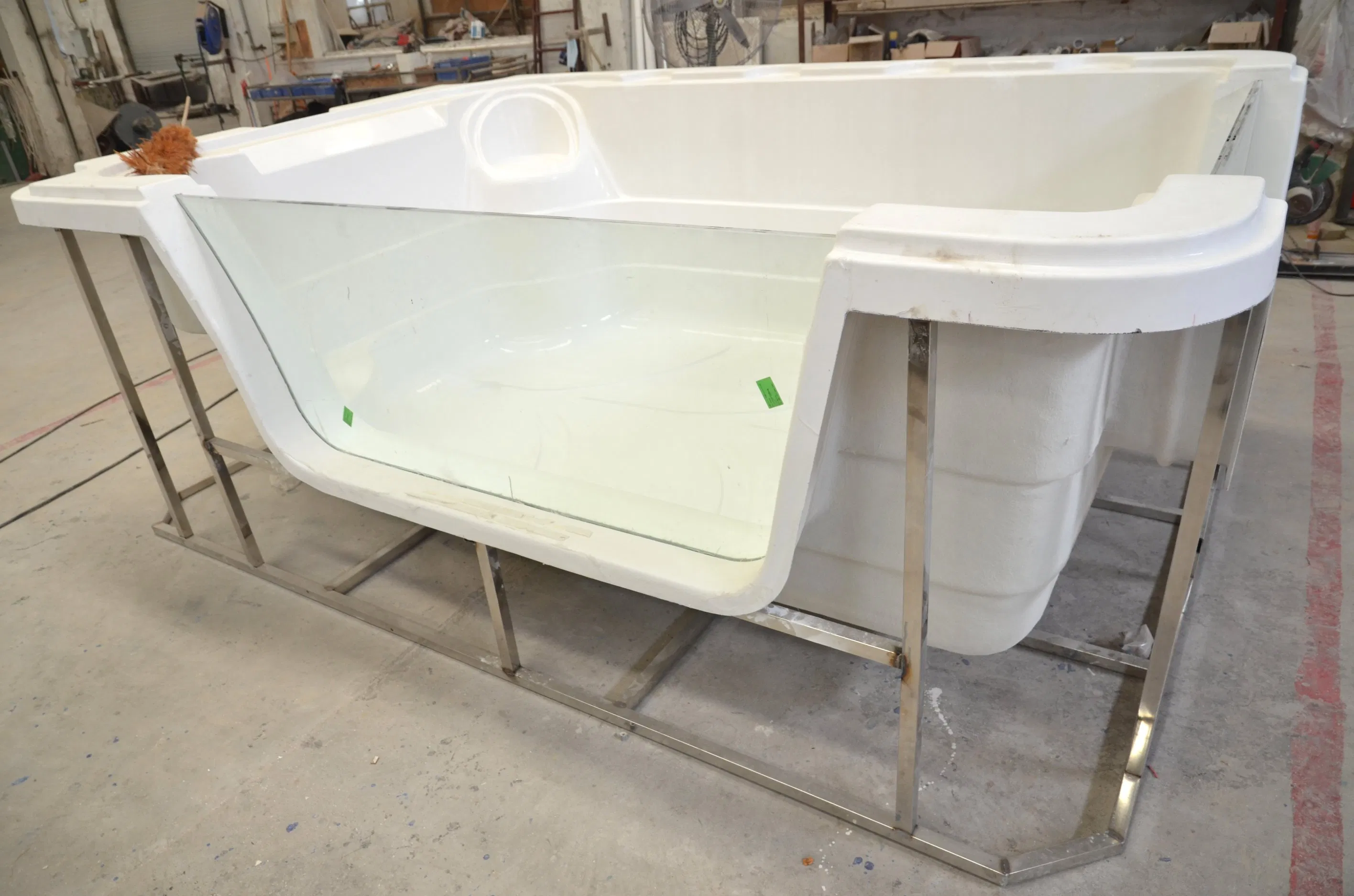 Детский бассейн с подсветкой и фонтанами