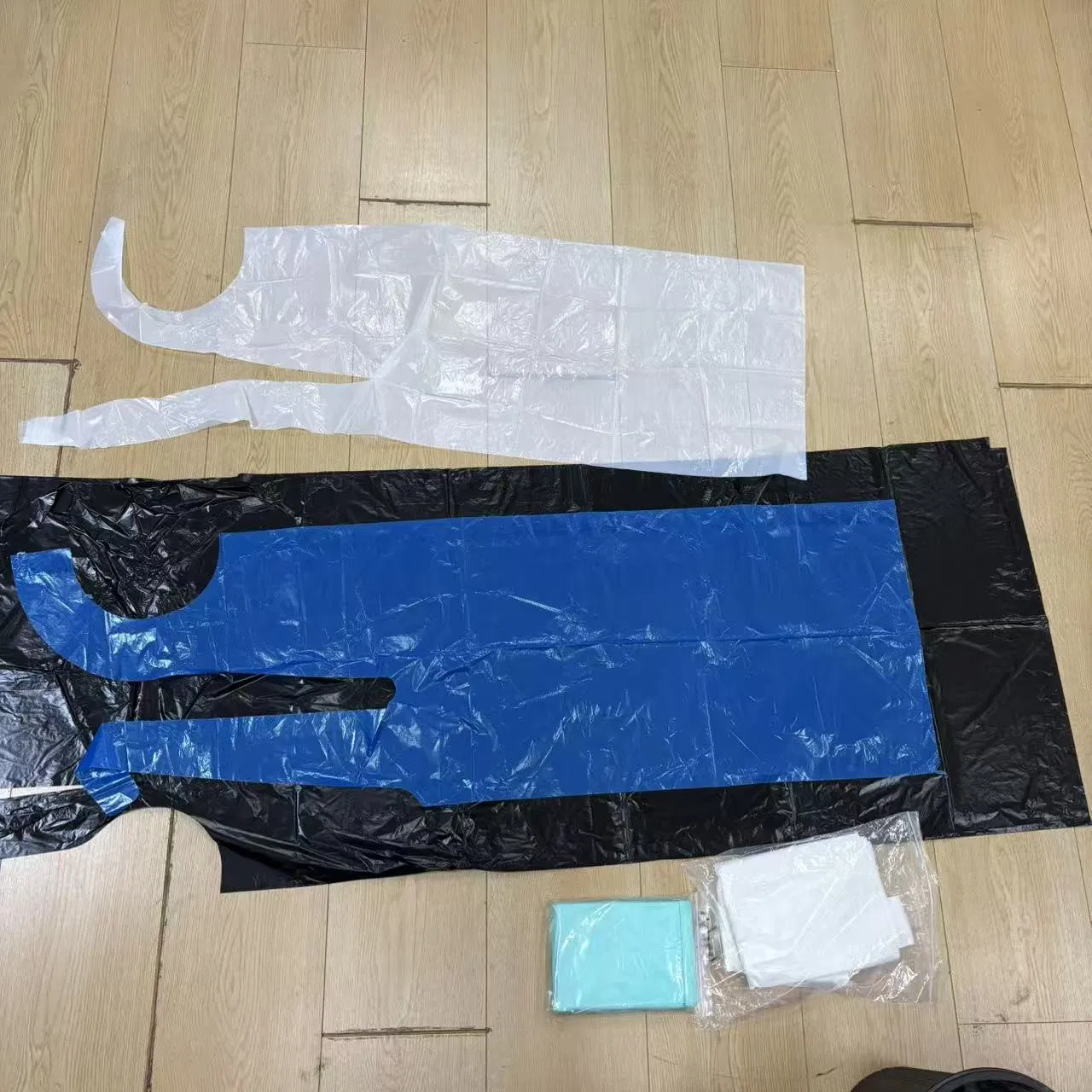 Disposable PE Apron Waterproof Work for Haircut