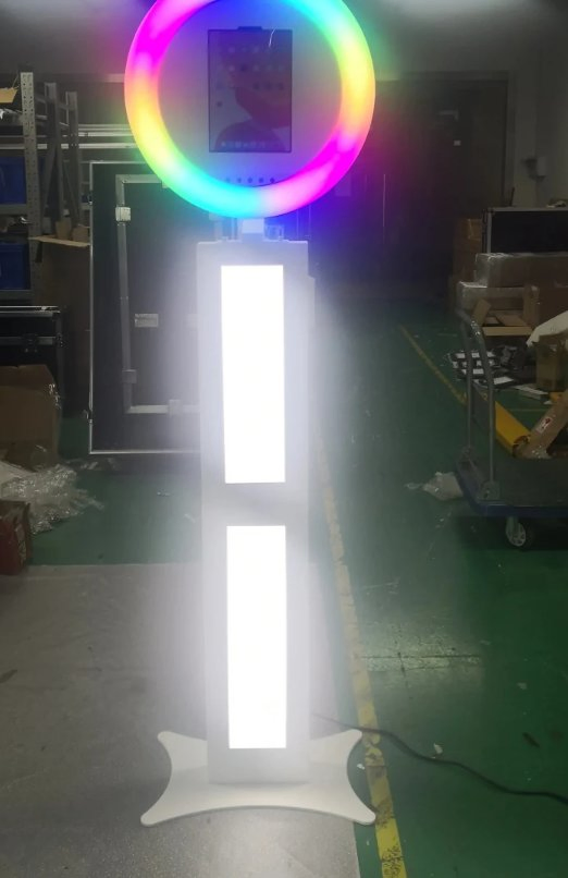 Dropping Service iPad Photo Booth with Ring Light