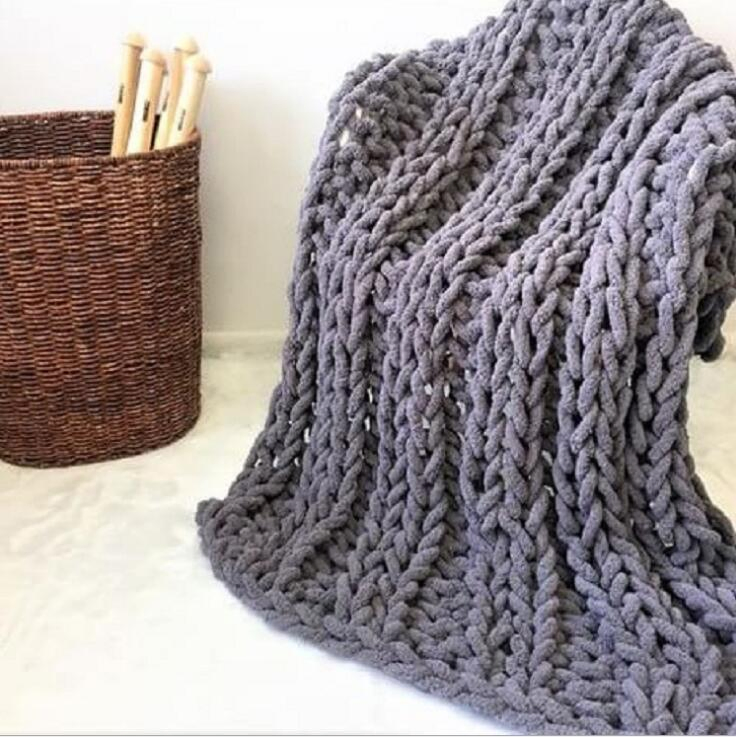 Wholesale Custom Handmade Chunky Machine Washable Chenille Knitted Blanket Cozy Modern Bed Blanket Super Soft Sofa Blanket