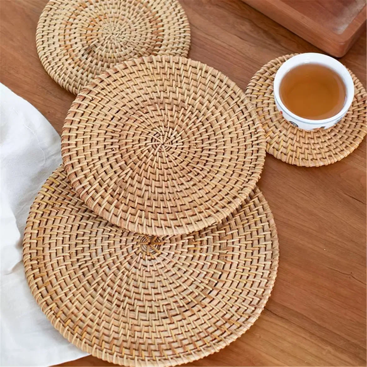 Customized Natural Round Woven Placemats Brown Rattan Placemat Recessed for Kitchen Dining Table Wedding