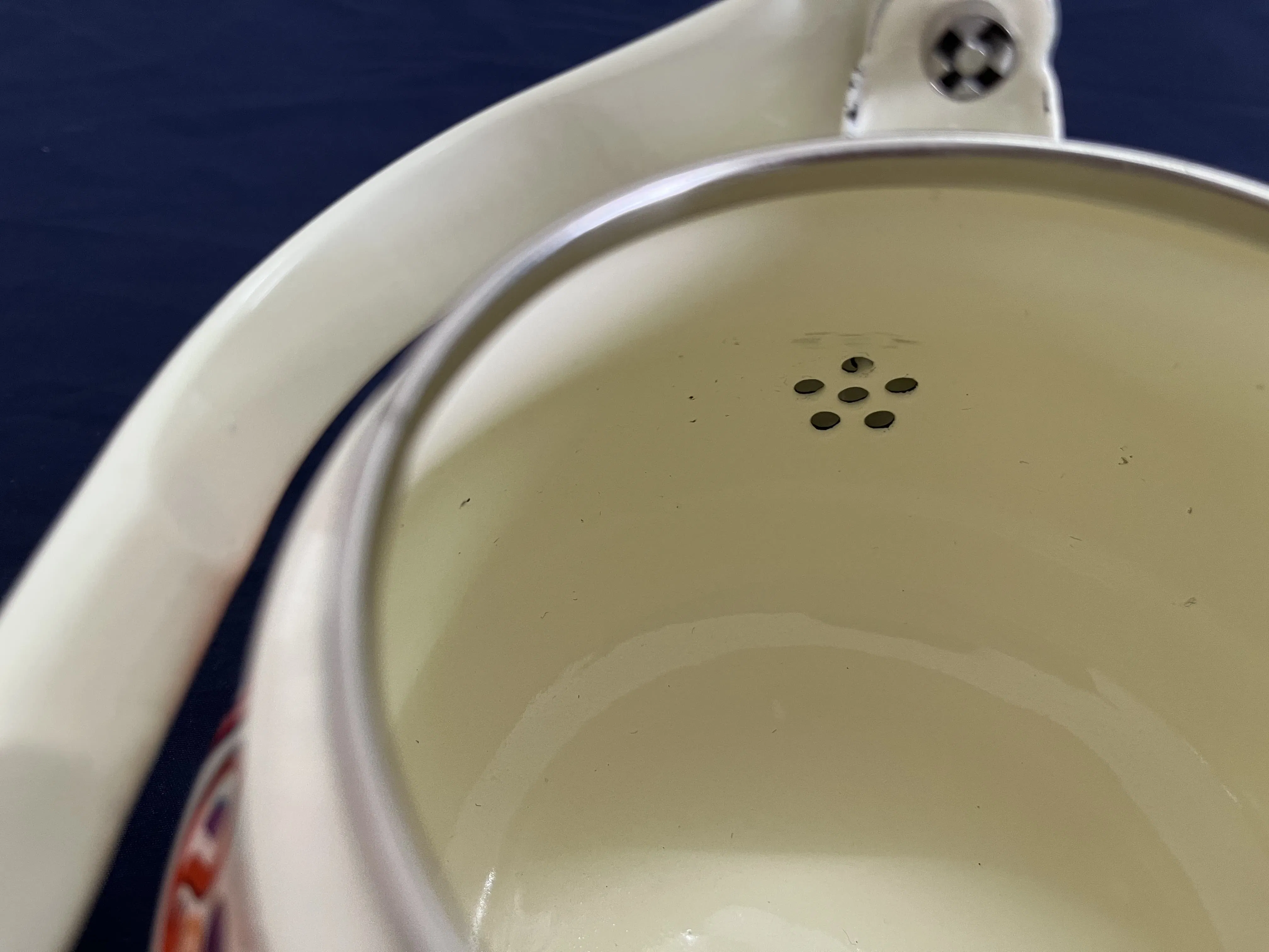 Hot Wholesale Milk White Enamel Pot with Red Lid