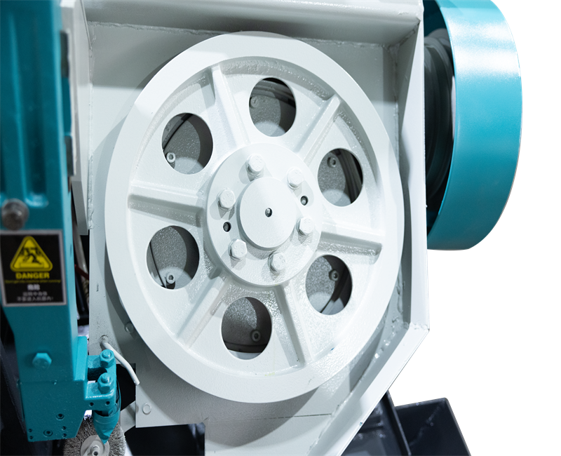 Ленточная пила по металлу стальным лентам G4028