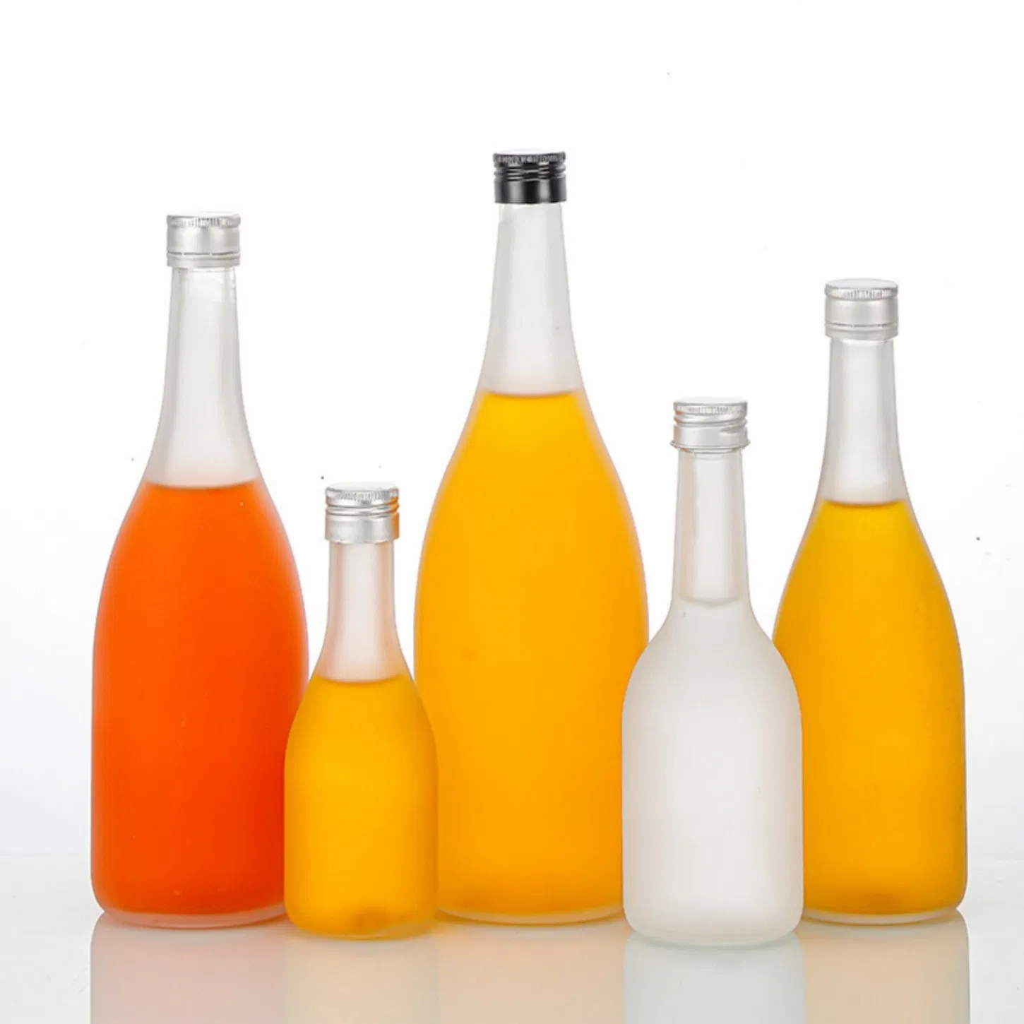 Прозрачные стеклянные бутылки со спиральными крышками