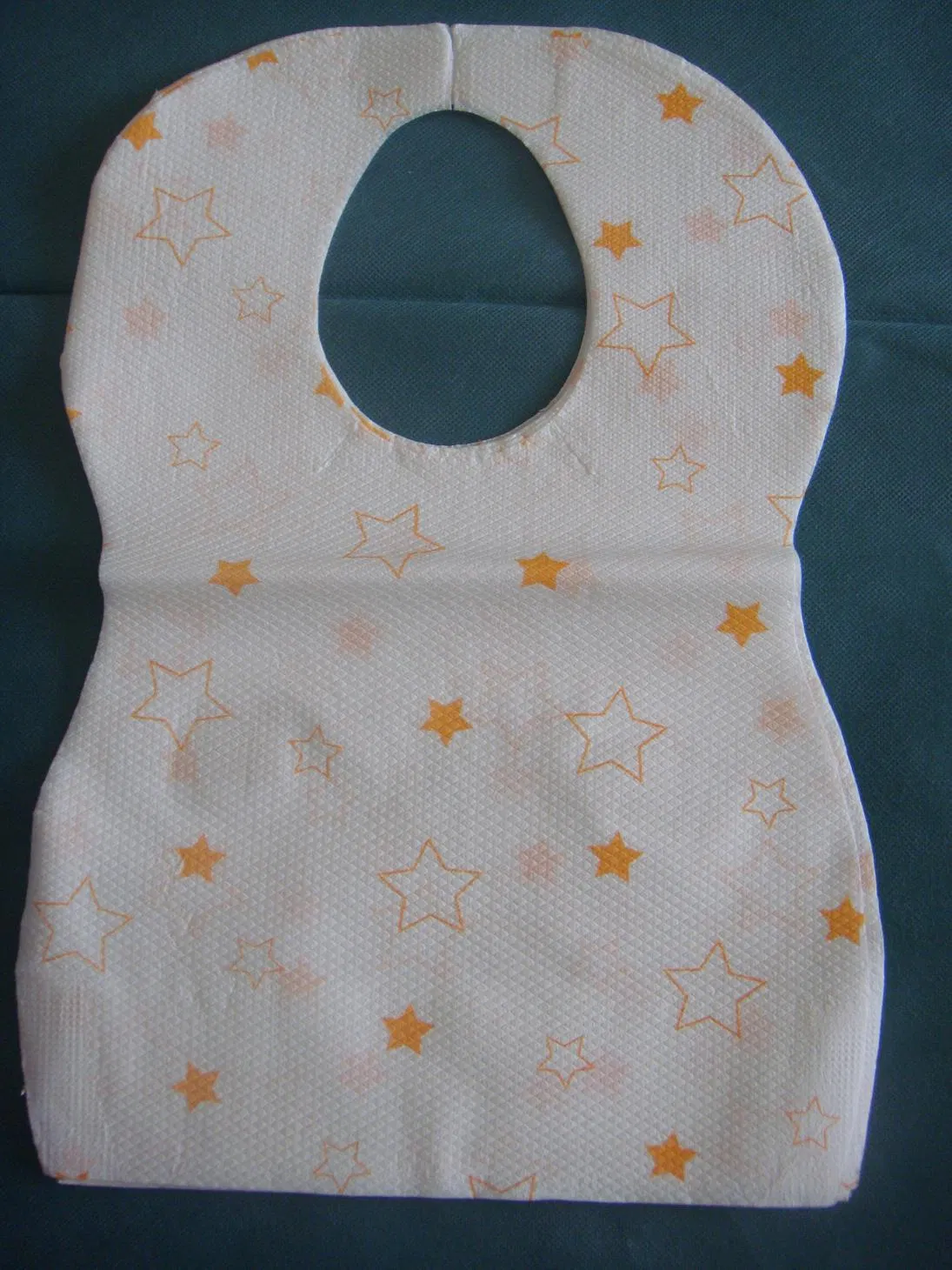 High Quality Individual Package Waterproof Disposable Baby Bibs in Feeding