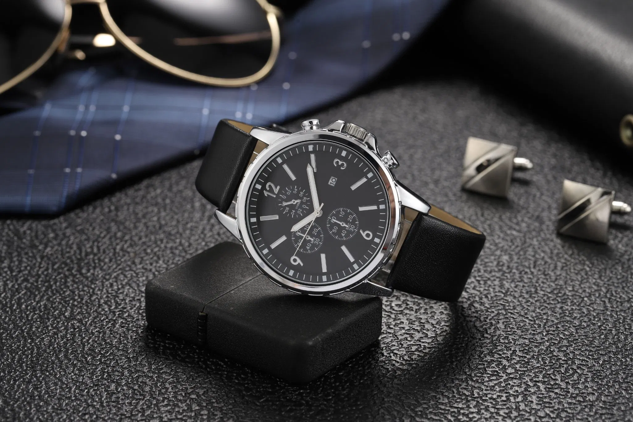 Customized Casual Watch Leather Strap Watch Alloy Watch