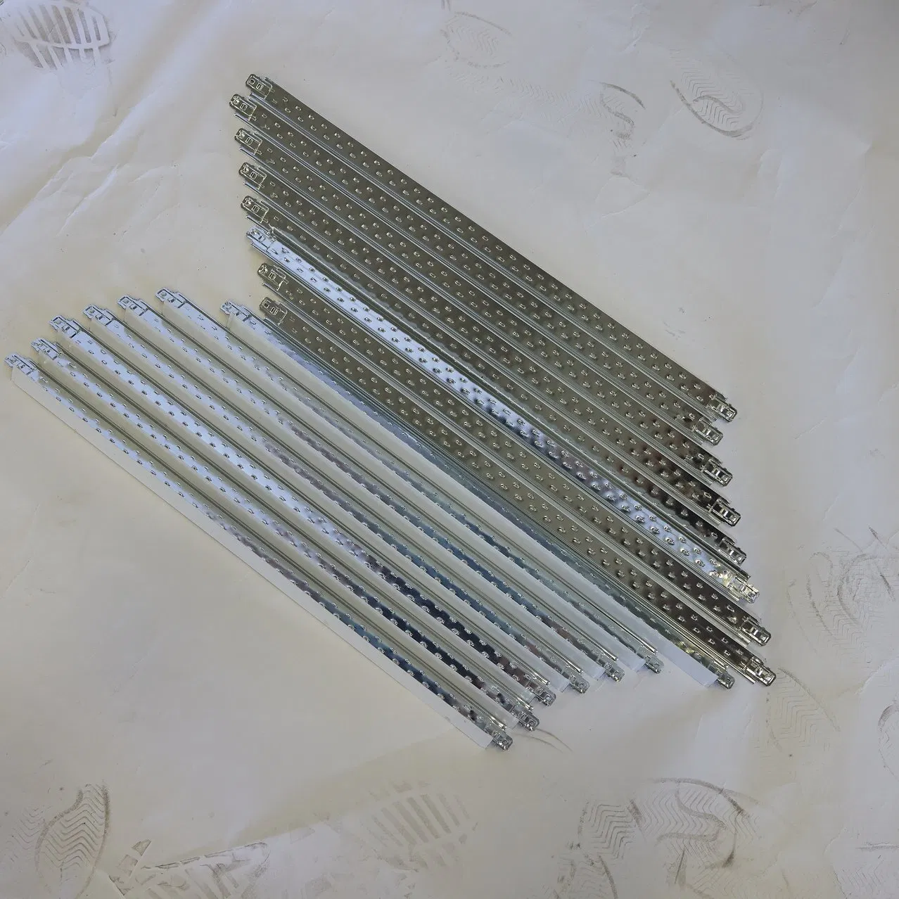 Factory OEM Service Providing Custom Logos and Specifications for Contractors Ceiling Accessories Logo OEM Ceiling Grid