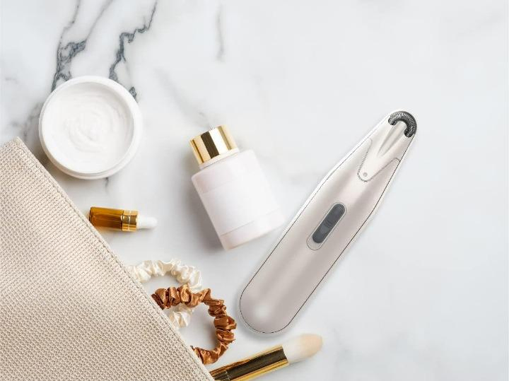 Wholesale Price Simple Mini Facial Hair White Pink Painless Smooth Electric Shaver