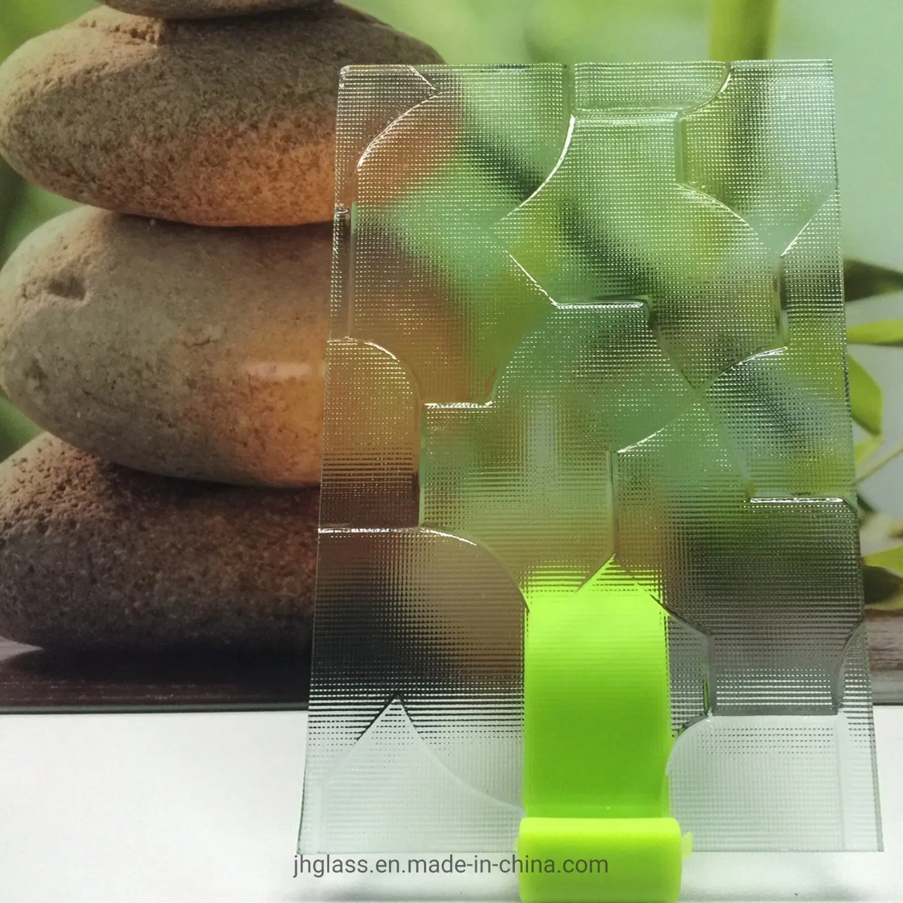 Jinghu Clear Float Glass Pattern Glass for Home Hotel Decoration with Diamond/Oceanic Pattern