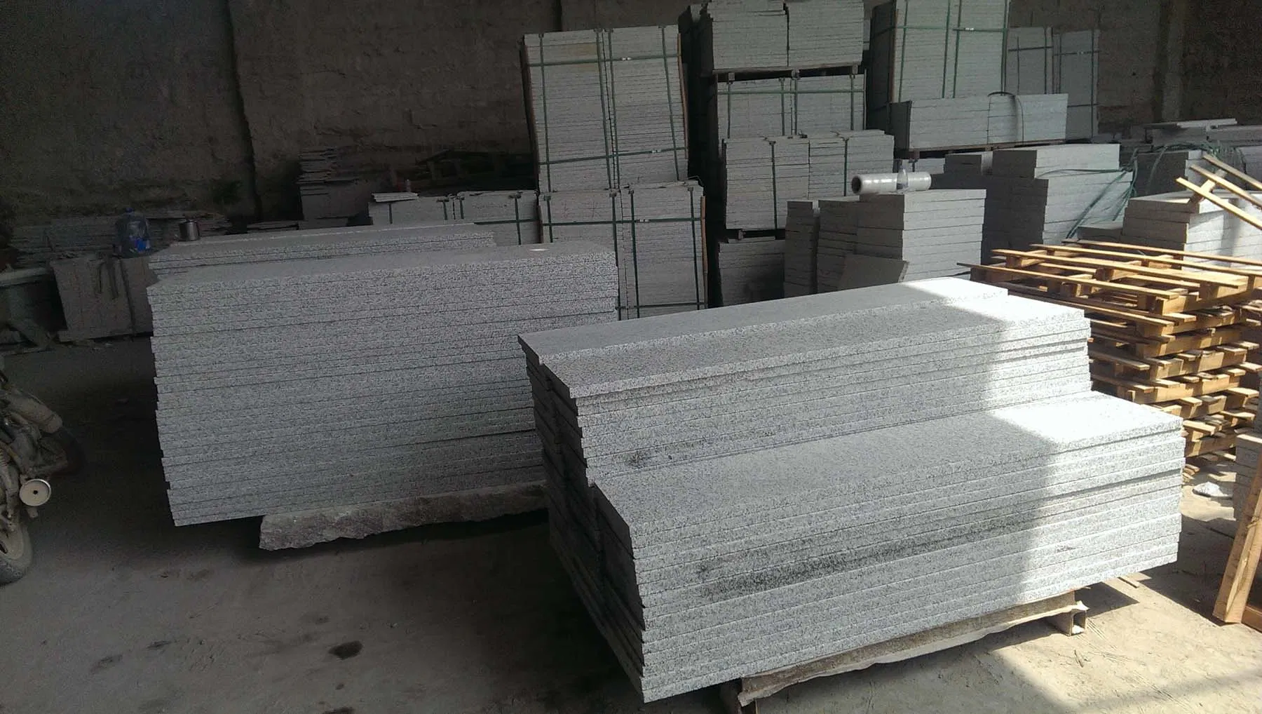 Polished Flamed Honed Sandblasted Bushammered Chiseled Basalt