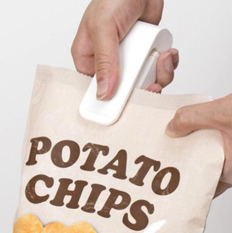 Mini Vacuum Food Heat Sealer Plastic Bag Sealer for Storage