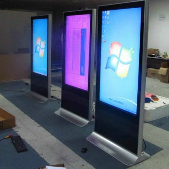 55-дюймовый водонепроницаемый LCD-дисплей для рекламы