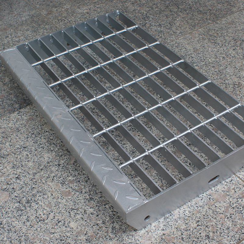 Step Treads Dipped Galvanized Metal Grid Stair Treads Steel Grating Walkway