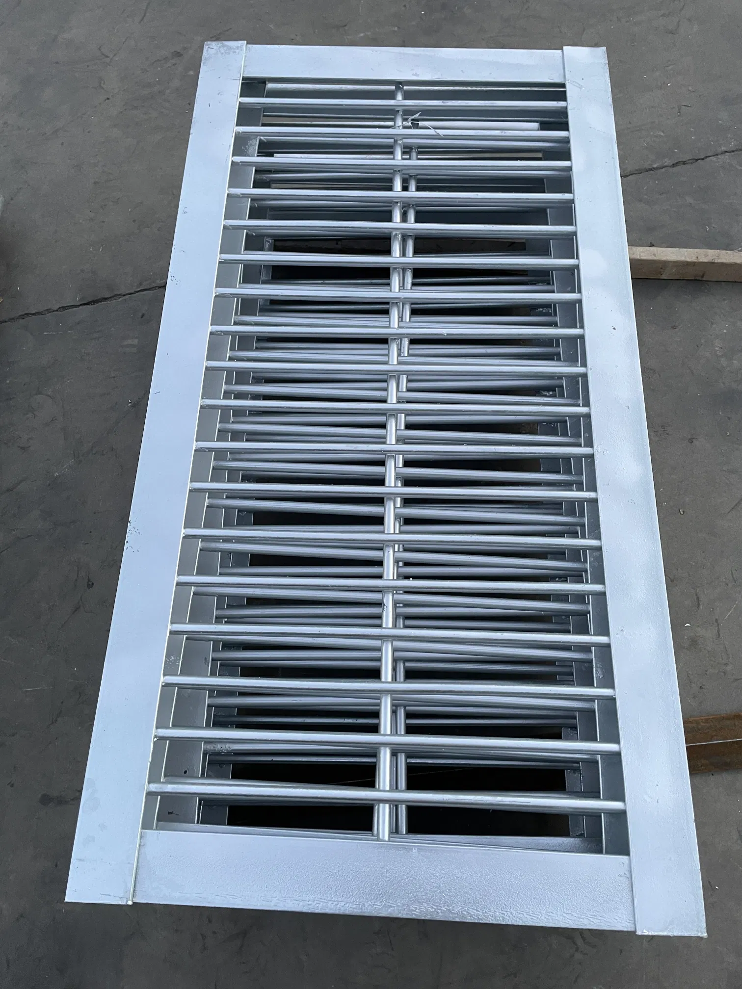 Versatile Stainless Steel Grating for Eco-Friendly Heavy Duty Drainage Solutions