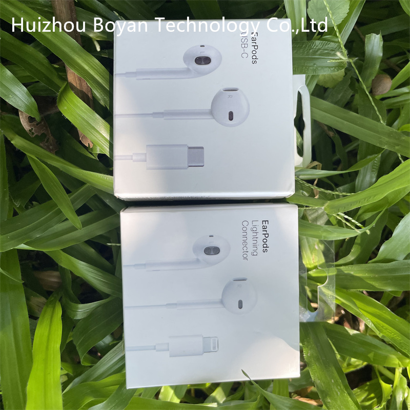 Наушники EarPods с разъемом Lightning