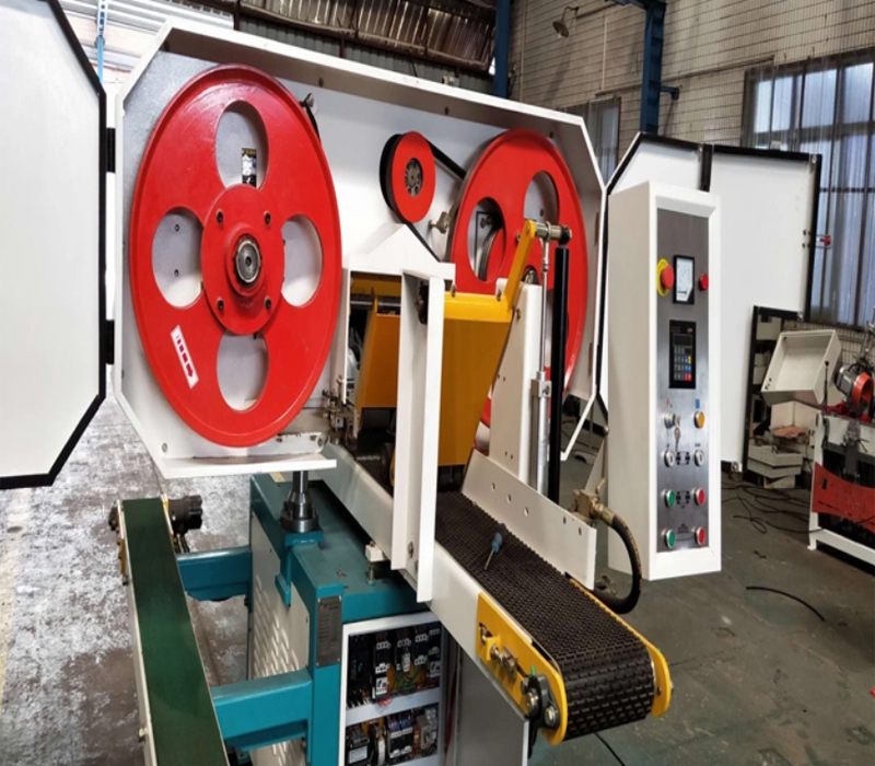 Станок ленточнопильный горизонтальный автоматический по дереву