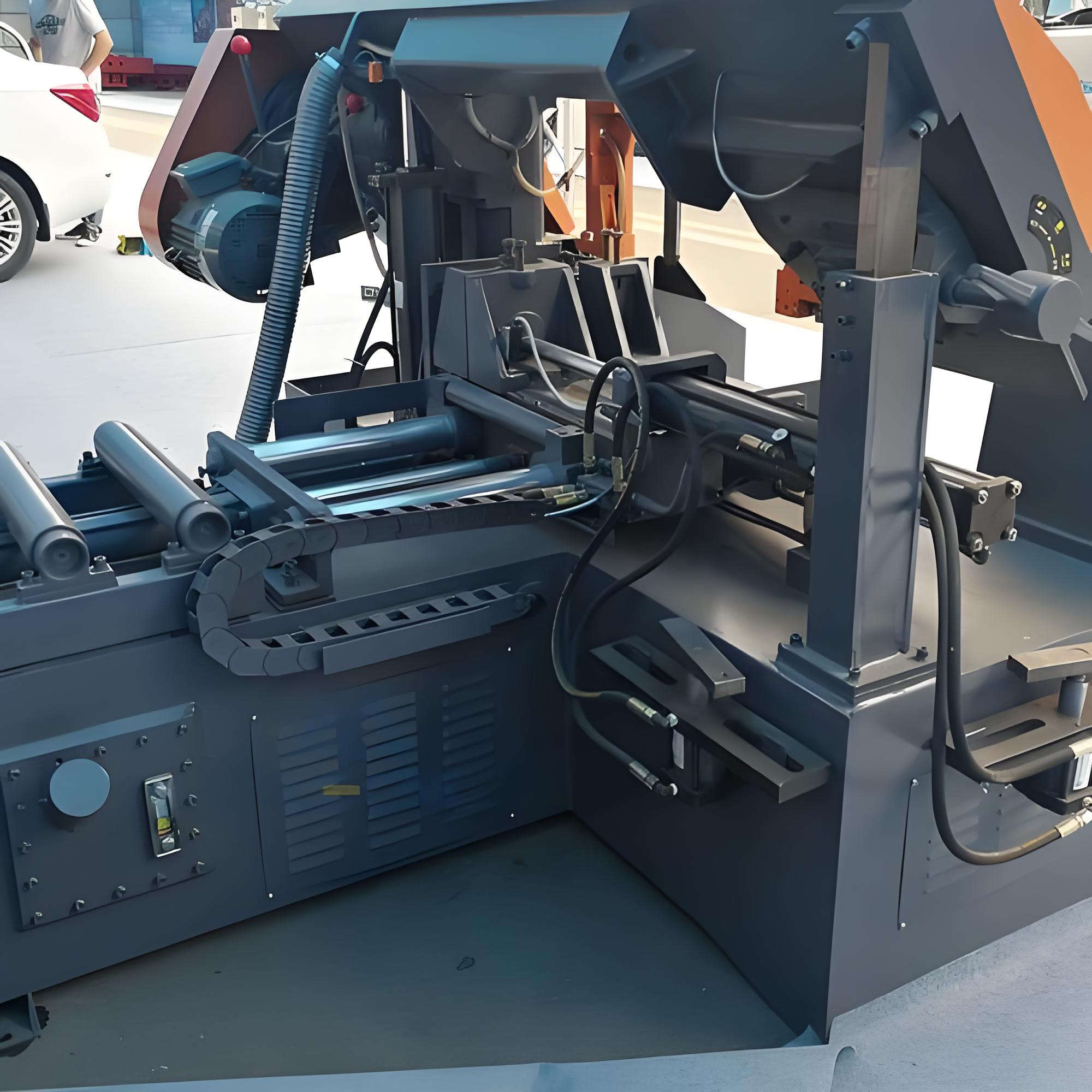 Ленточная пила по металлу горизонтальная GH4220