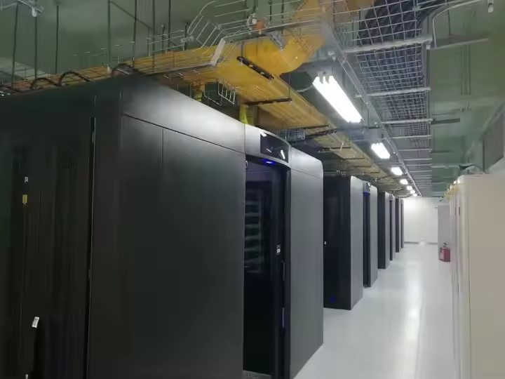42u Cold Aisle Containment System Data Center