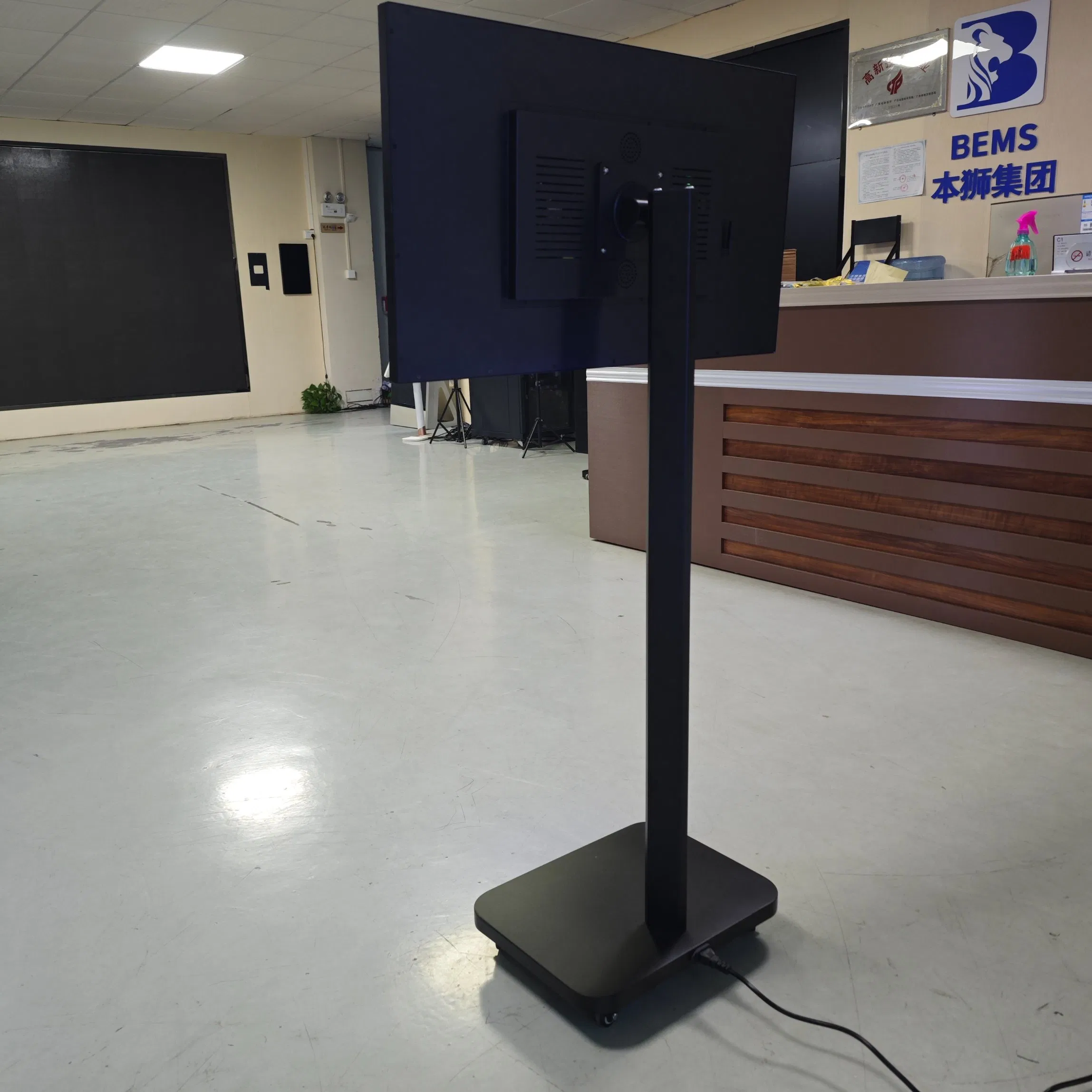 32-Inch Indoor Vertical Rotatable Digital Water Tag Machine Vertical Rotatable Display, HD LCD Advertising Machine, Android Digital Signage