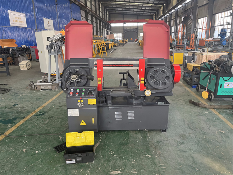 Станок ленточнопильный полуавтоматический по металлу с ручным зажимом