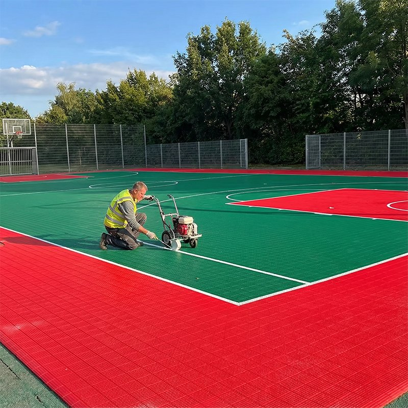 Экологичные спортивные плитки для баскетбольной площадки