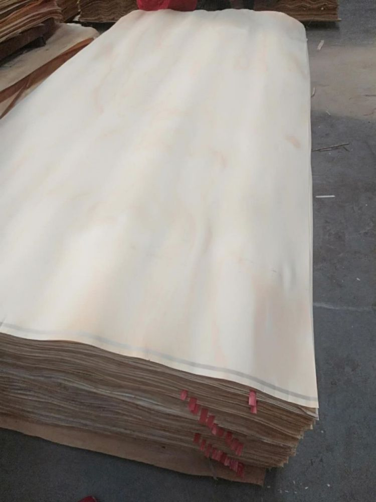 Plywood Veneer Pine Veneer Bb Grade