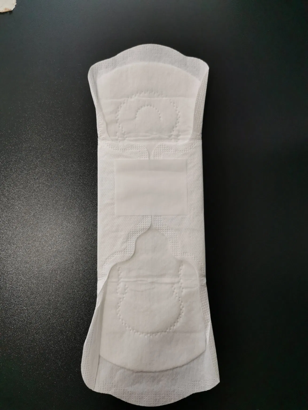 China Anion Sanitary Napkins Consistent Quality & Competitive Factory Price