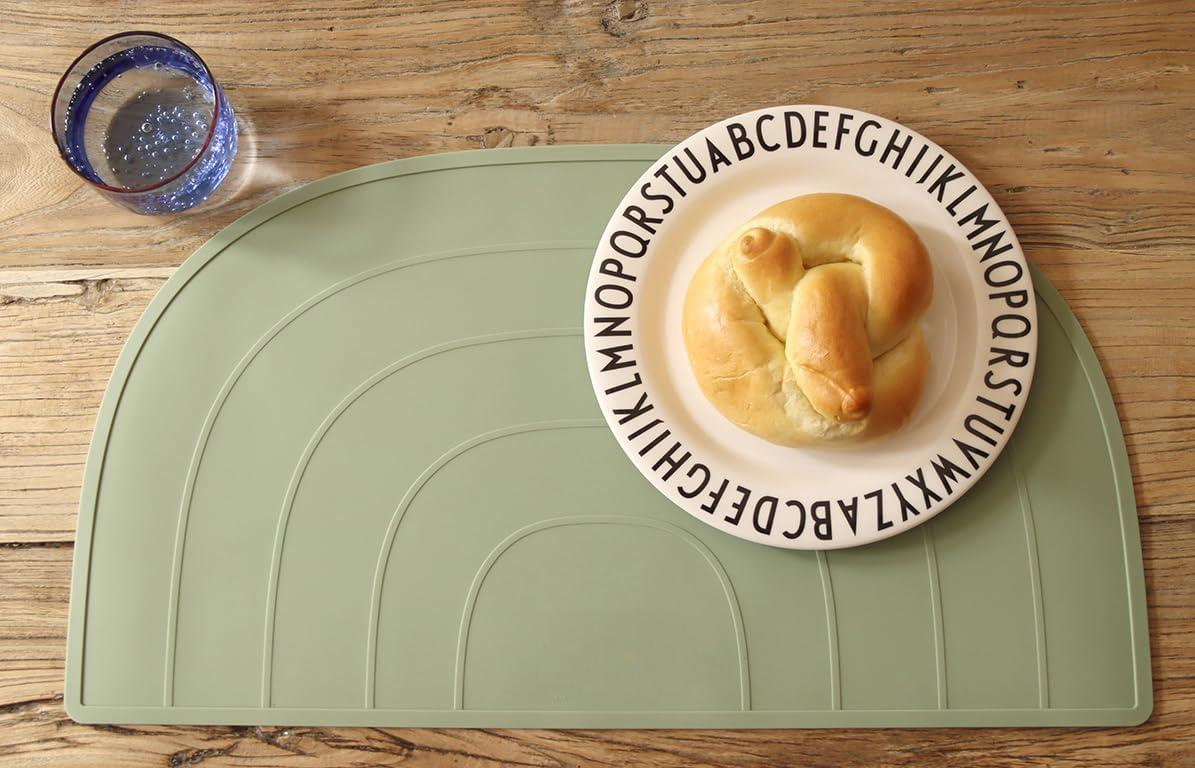 Wholesale OEM ODM Customized Logo Child-Friendly Design Rainbow Silicone Placemat