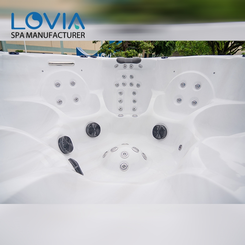 Уличный джакузи LOVIA на 7 человек с гидромассажем