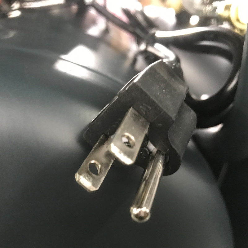 Поршневой воздушный компрессор Luogesen 24л, 1390Вт