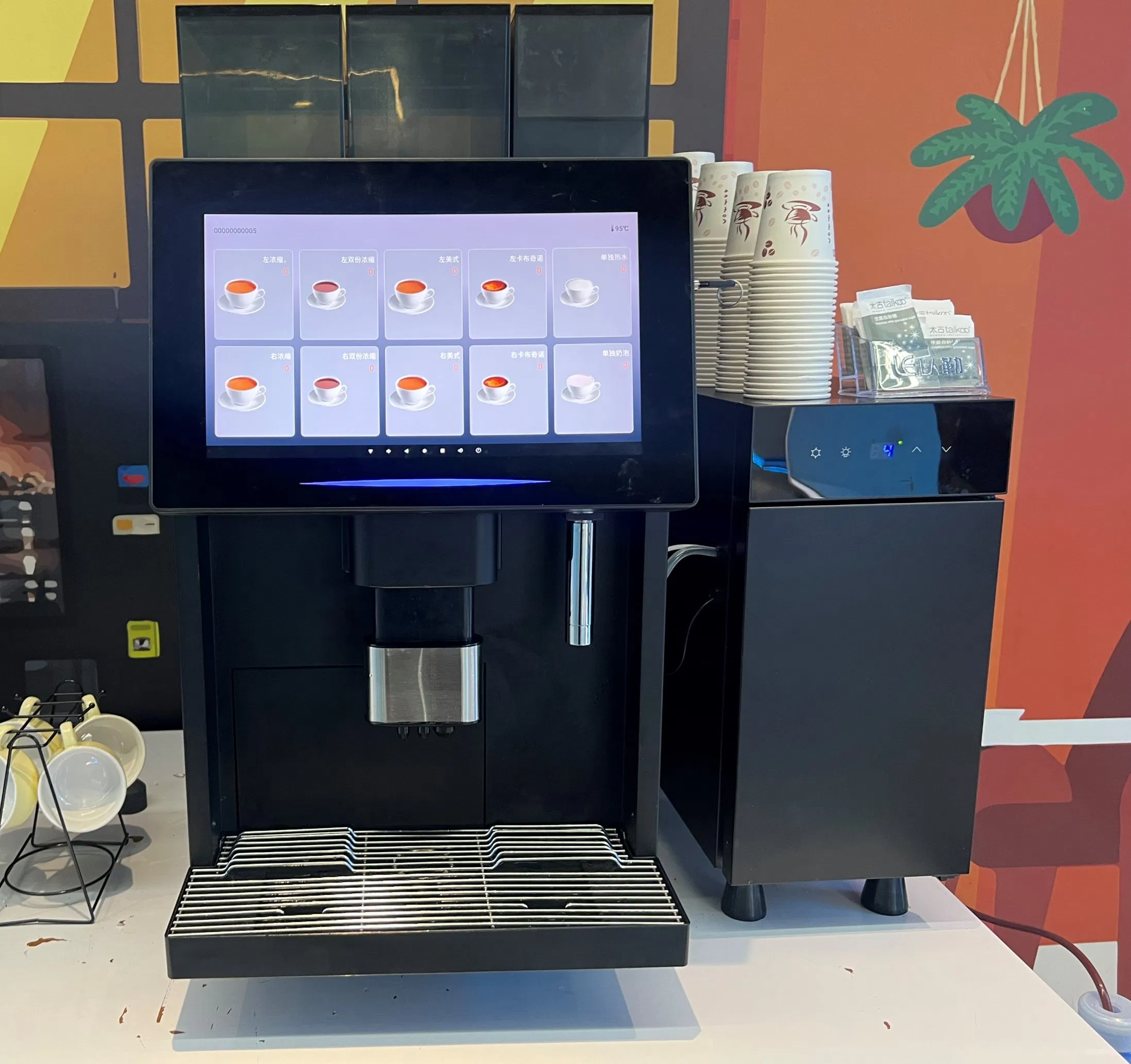 Touch Screen Commercial Espresso Cappuccino Latte Machine Le330A Hot Water