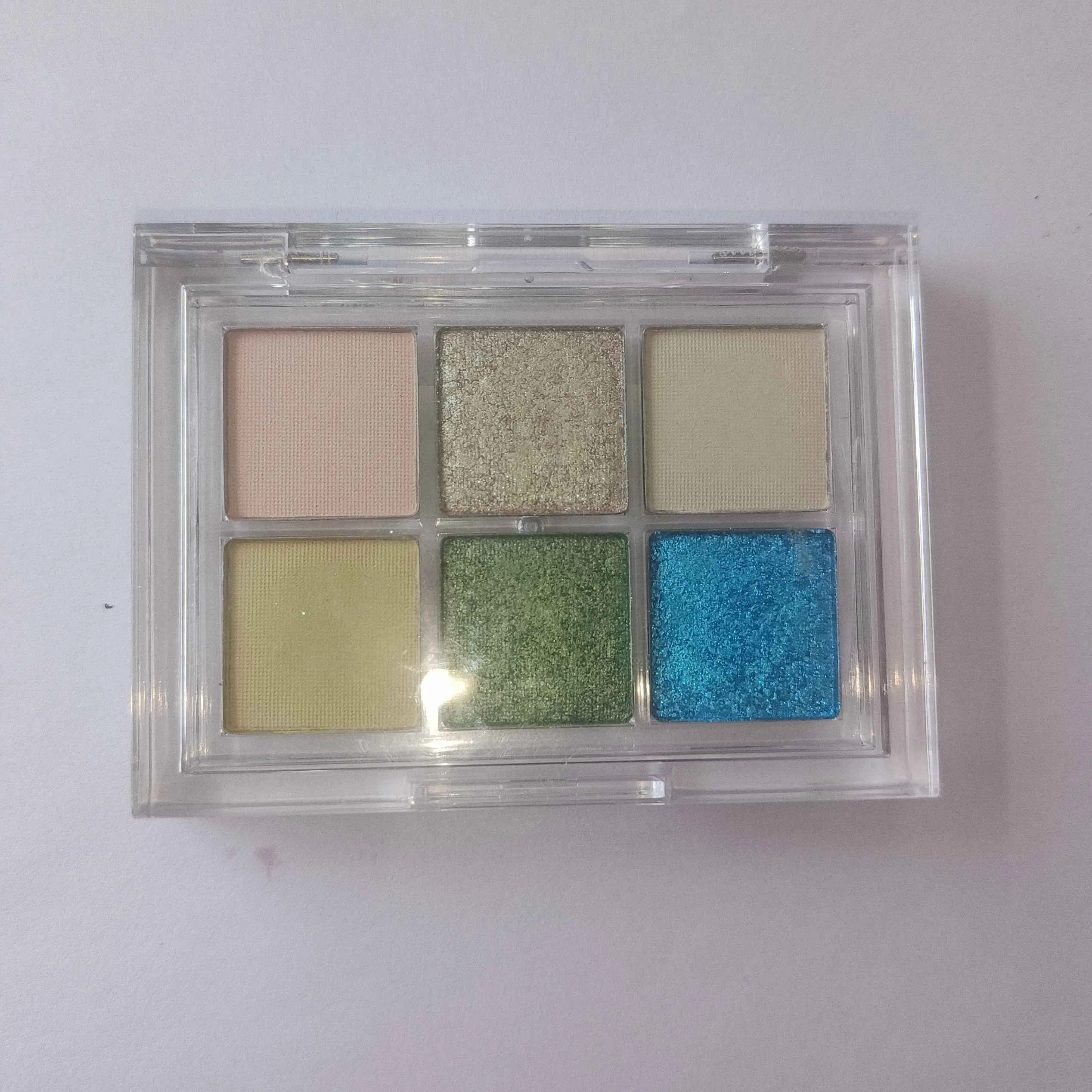 Dazzling Custom Glitter Eye Makeup Palette for Gorgeous Styles
