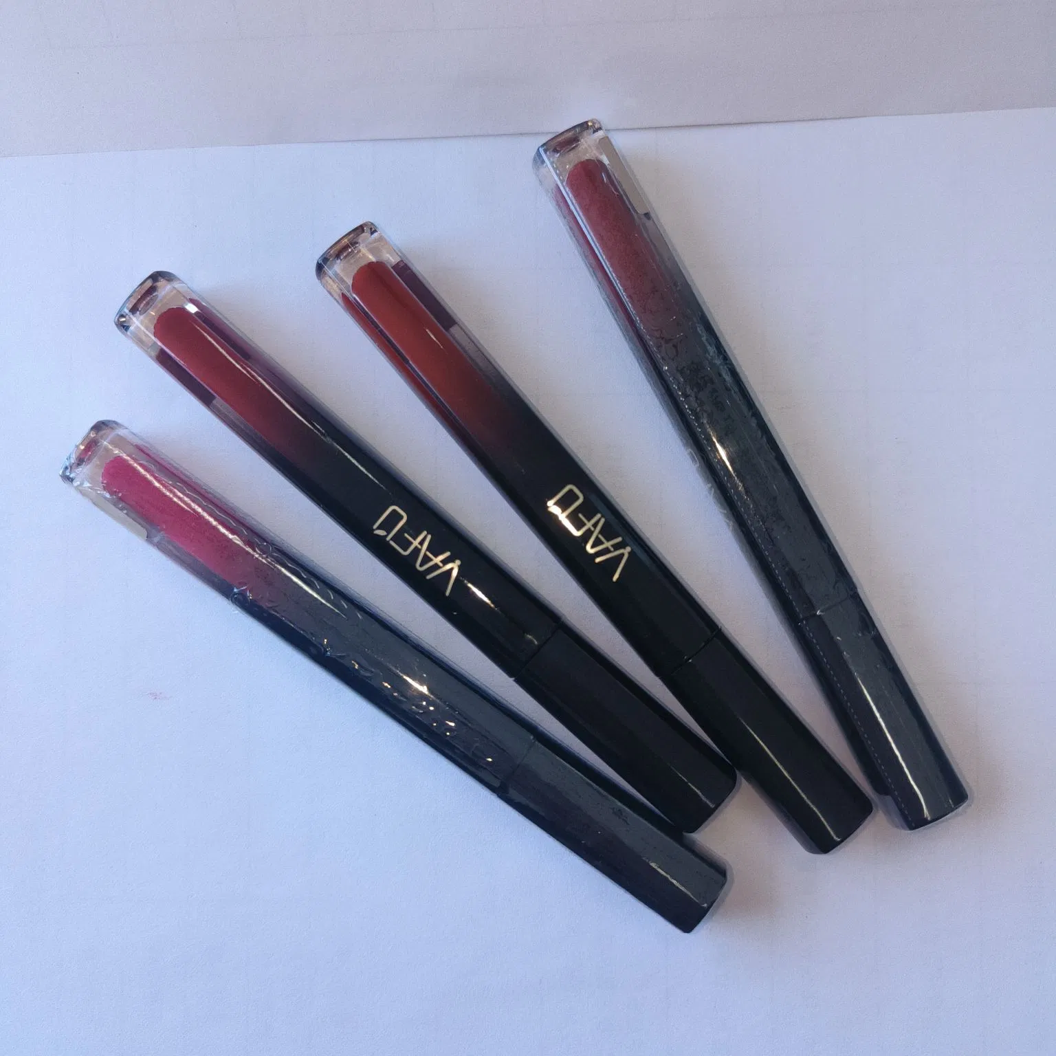 Long-Lasting Private Label Lipstick with Herbal Ingredients and Glossy Finish