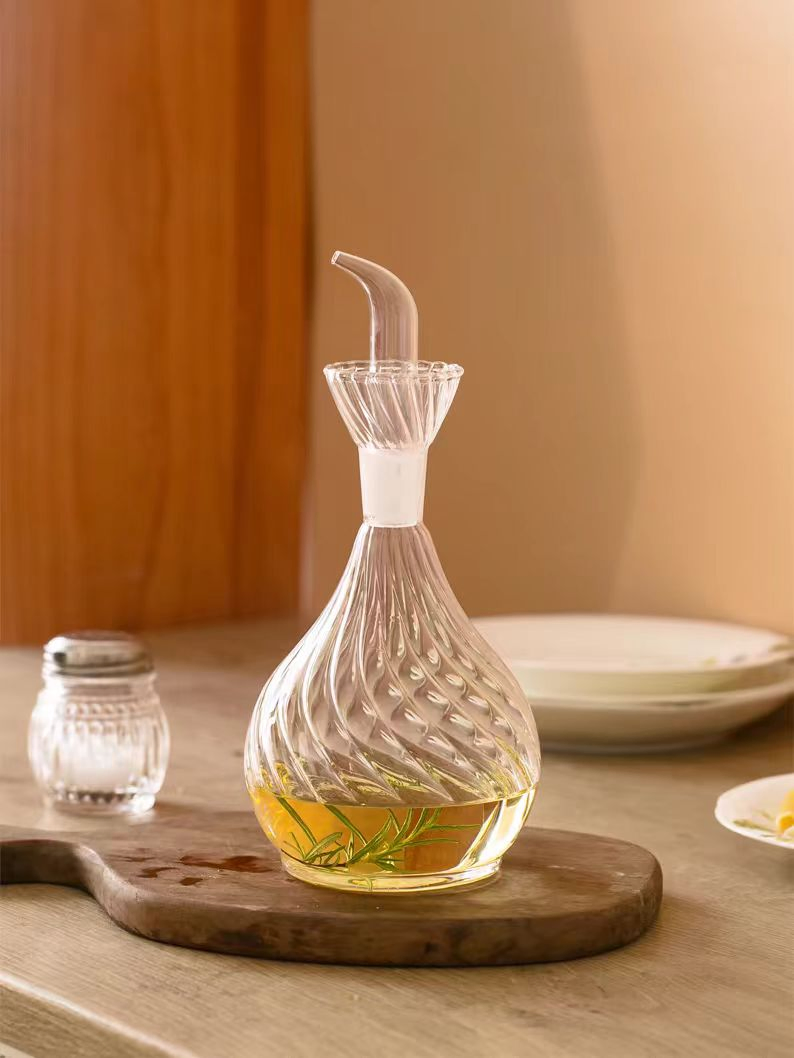 High Quality Glass Oil and Vinegar Cruet Olive Oil Dispenser with Drip Free Spout
