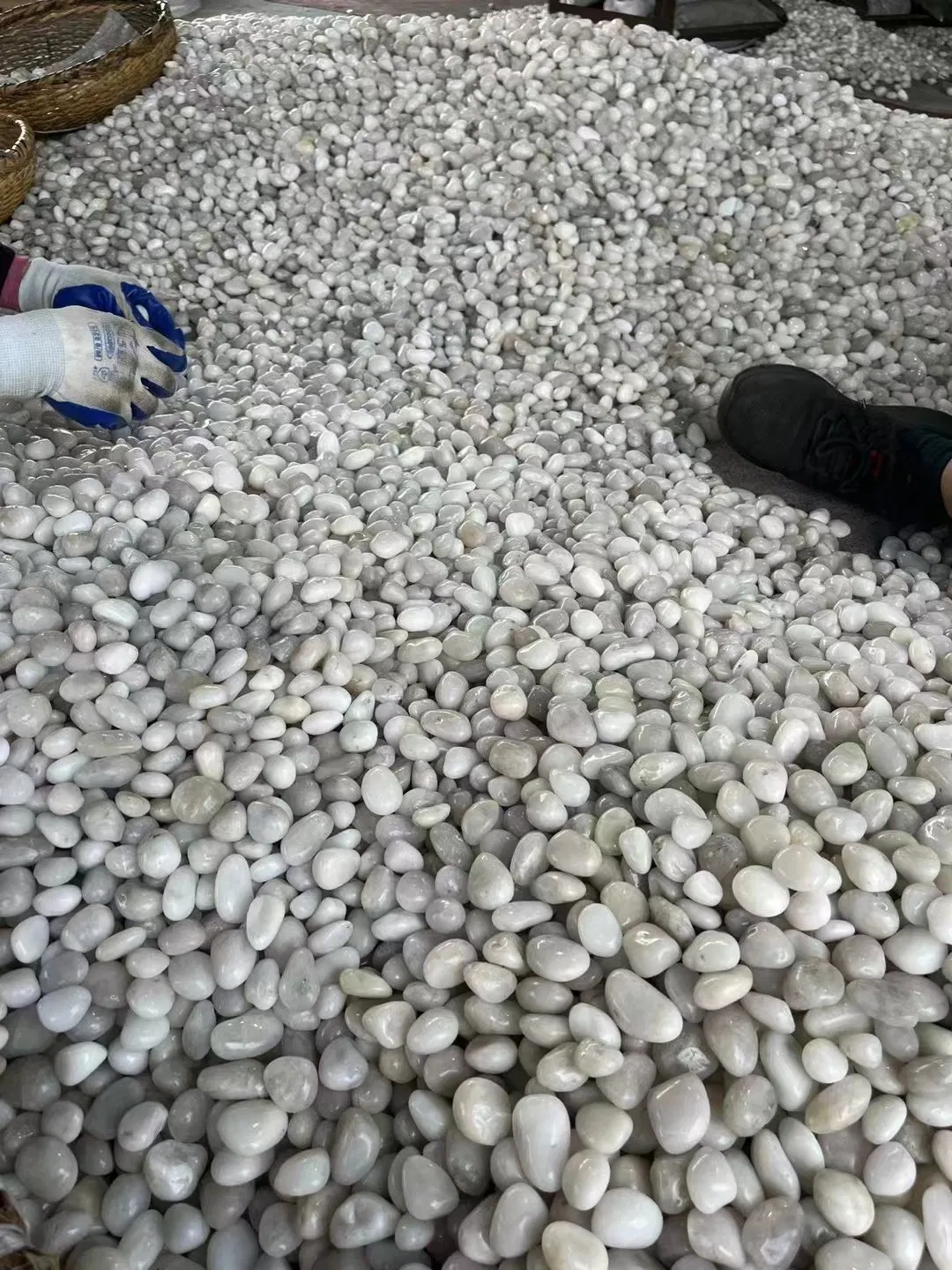 White Natural Marble Pebbles River Pebble Stone Round for Garden Decorative